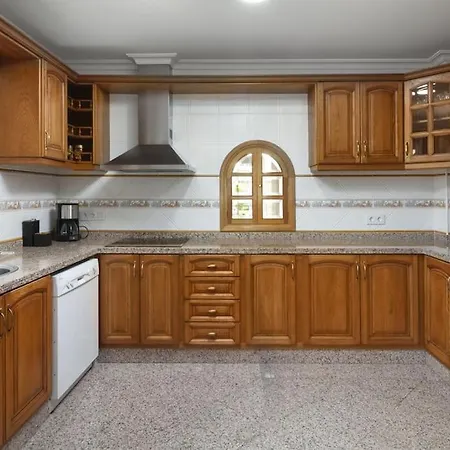 Villa Treetops - Family With Heated Pool In *